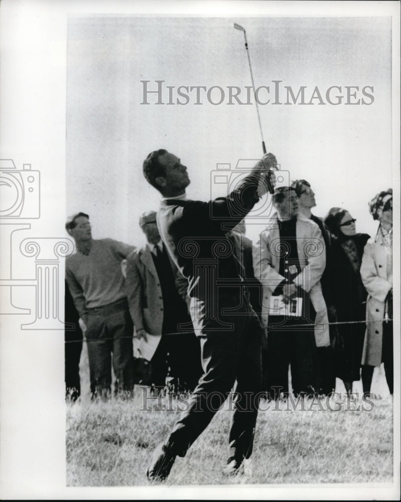 1965 Press Photo Tony Lema golfing among spectators - nes21172 - Historic Images