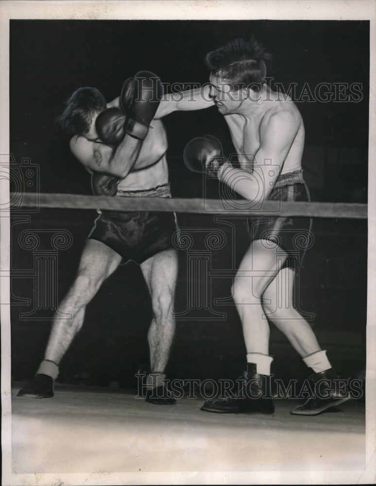 1939 Press Photo Boston Mass. Lou Ambers vs Paul Junior in 10 round bout - Historic Images