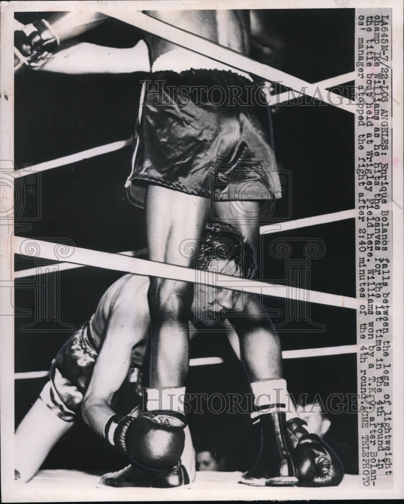 1949 Press Photo LA Calif Enrique Bolanos falls vs Ike Williams - nes21254 - Historic Images