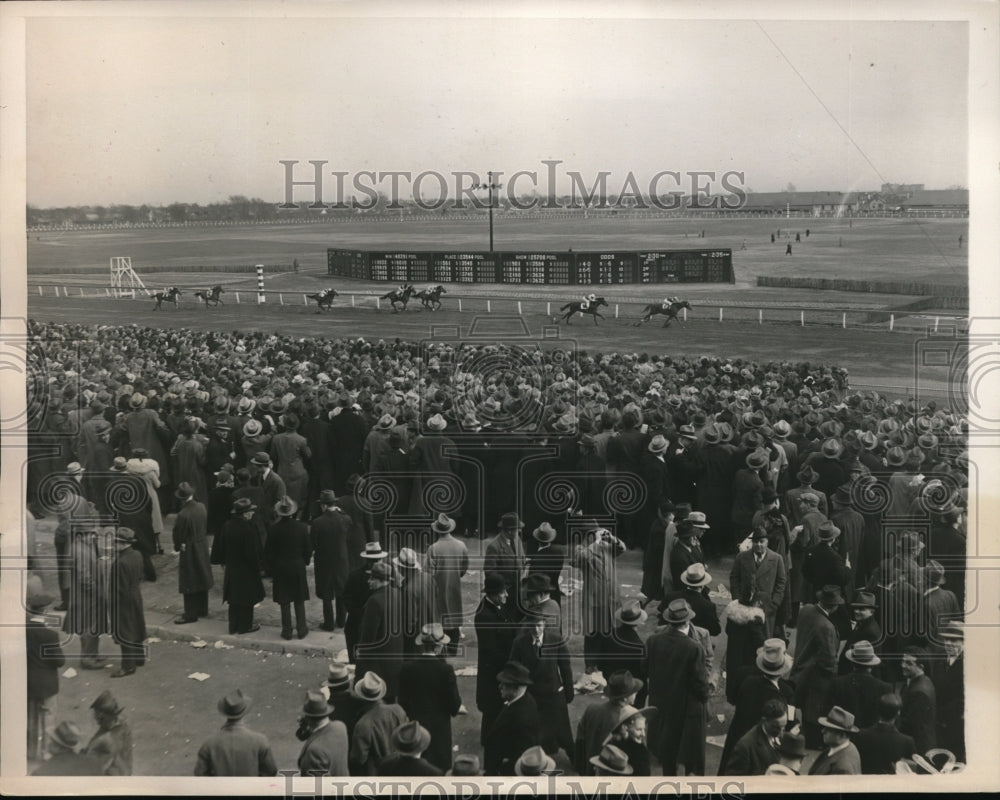 1940 Press Photo Time Passes with jockey L. Haas wins opener at Jamaica Track NY - Historic Images