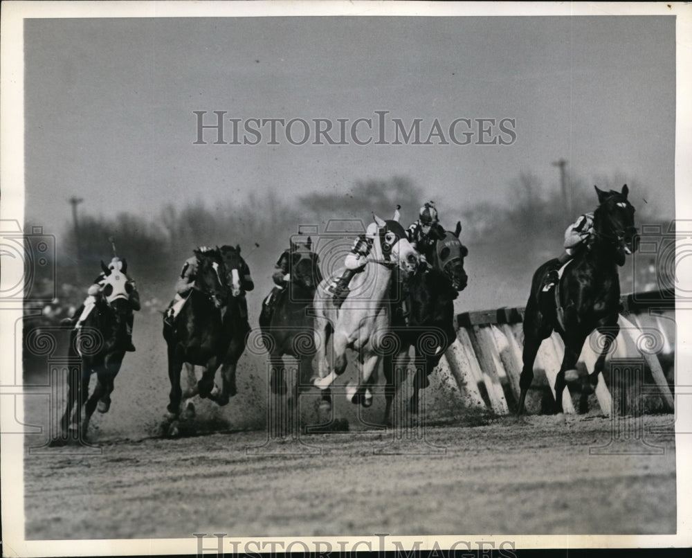 1944 Press Photo Jamaica NY L Haas on Anibras wins 7th race at track - nes21381 - Historic Images