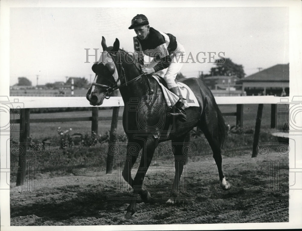 1937 Press Photo P McDermott on Fyan at Aqueduct track NY - nes21444 - Historic Images