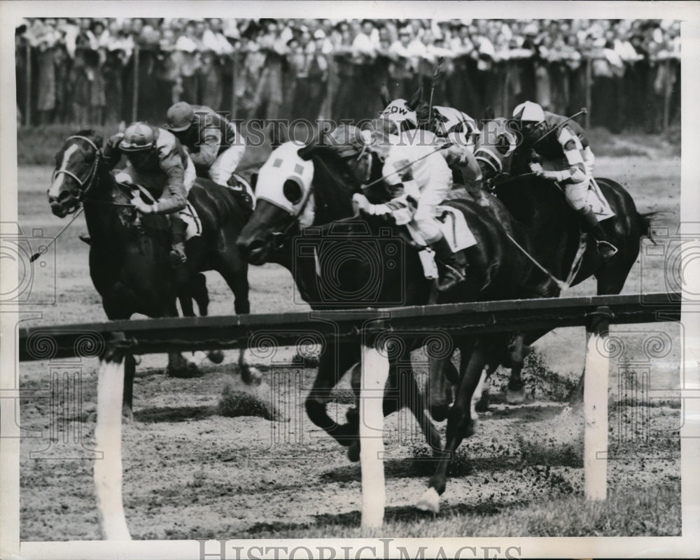 1946 Press Photo Jamaica track Little Ann wins vs Azure Wings, Darby Devon - Historic Images