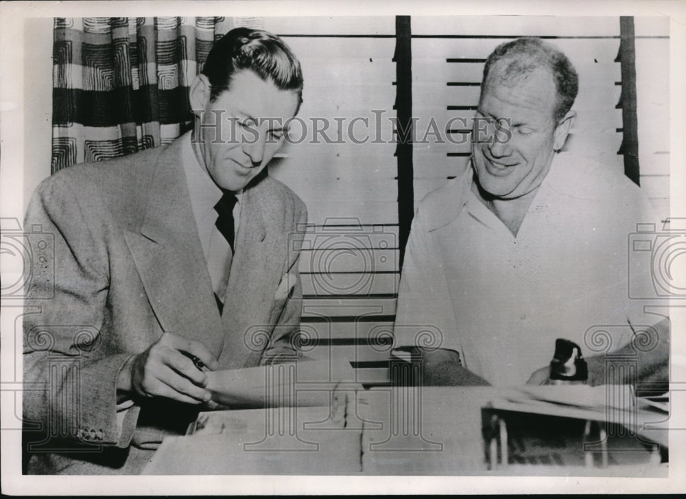1951 Press Photo St Louis Mo Marty Marion signs contract with Browns owner B Vee - Historic Images