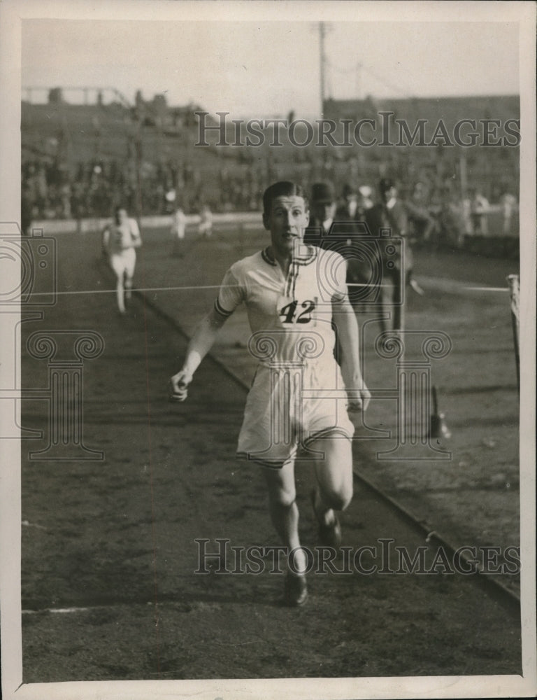 1929 Press Photo JE Robins wins 1 mile in record 4 min 31 seconds - nes22380 - Historic Images