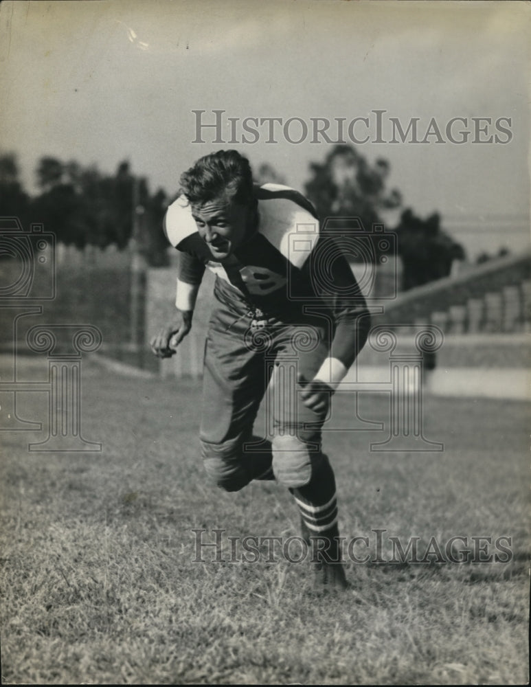 Press Photo Frank Hagen sophmore St Louis Univ at football practice - Historic Images