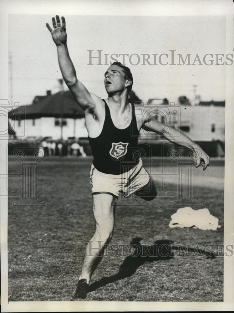 1933 Press Photo Kenneth McKenzie javelin throw at USC track meet - nes22806 - Historic Images