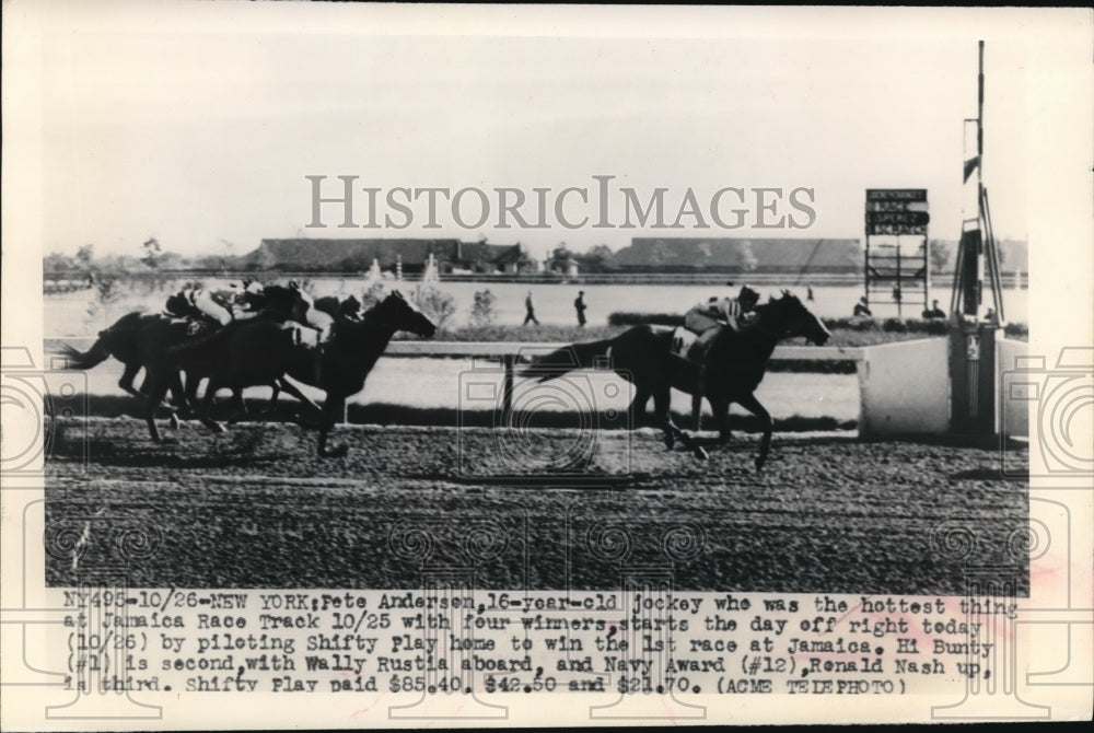 1948 Press Photo NY Pete Anderson on Shifty Play wins vs Hi Bunty - nes23001 - Historic Images