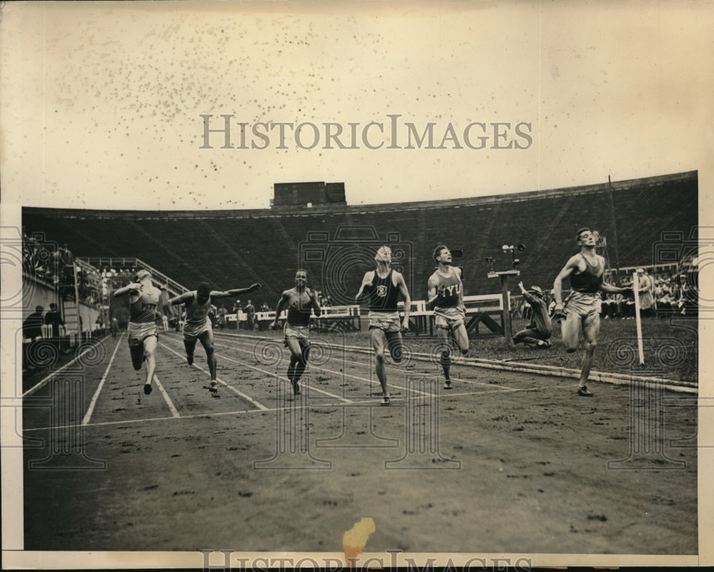 1935 Press Photo George Anderson wins 100 meter at IC4A track at Cambridge - Historic Images