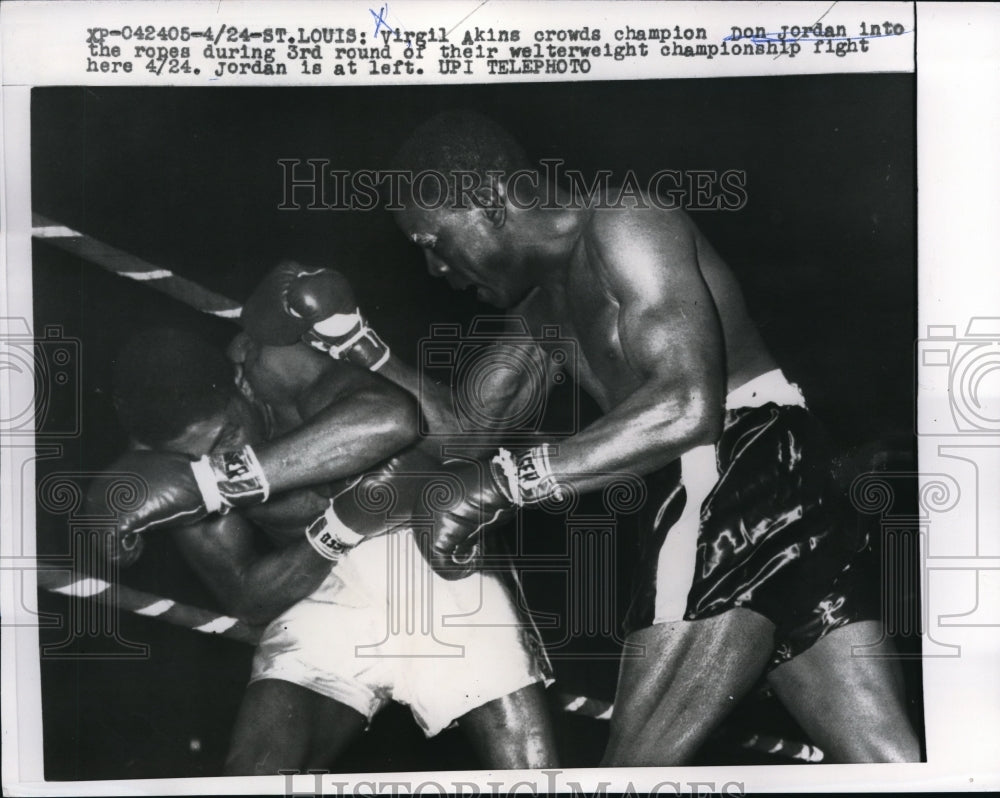 1959 Press Photo Virgil Akins, Don Jordan in Welterweight Championship St. Louis - Historic Images