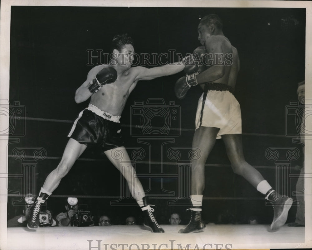 1952 Press Photo Chicago Illinois, Luther Rawlings(r), vs Enrique Bolanos of LA - Historic Images