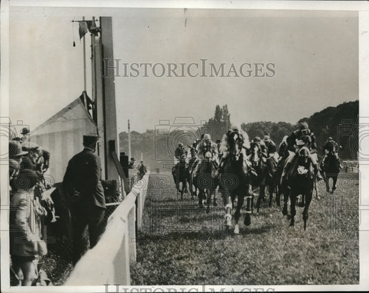 1933 Press Photo Cappiello Ridden by Jockey Duforex Wins Grand Prix Race - Historic Images