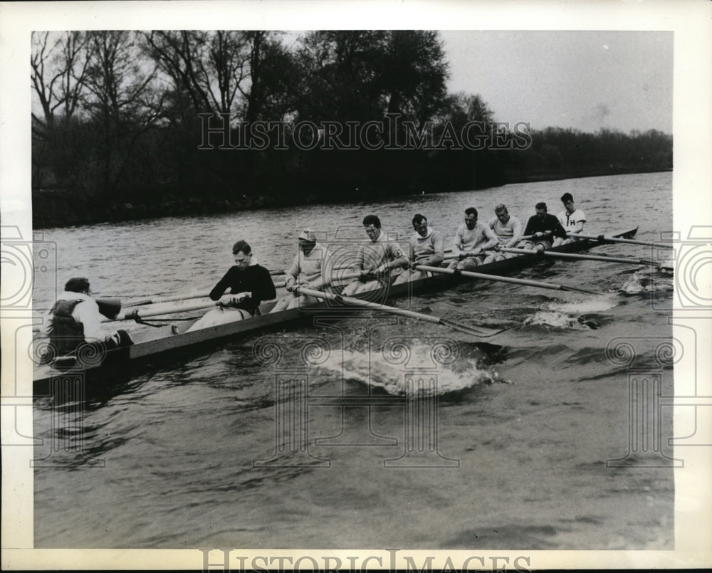 1943 Press Photo Harvard gets set for Adams Cup Regatta - nes23771 - Historic Images