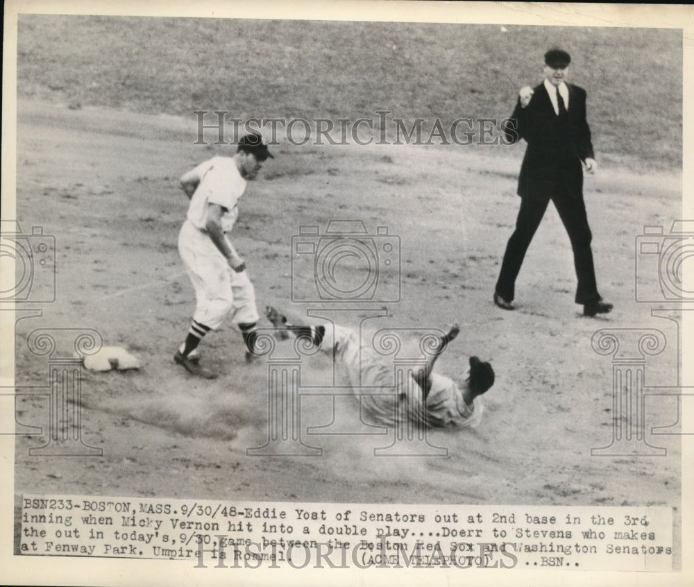 1948 Press Photo Eddie Yost of Senators Tagged by Steven of Boston Red Sox - Historic Images