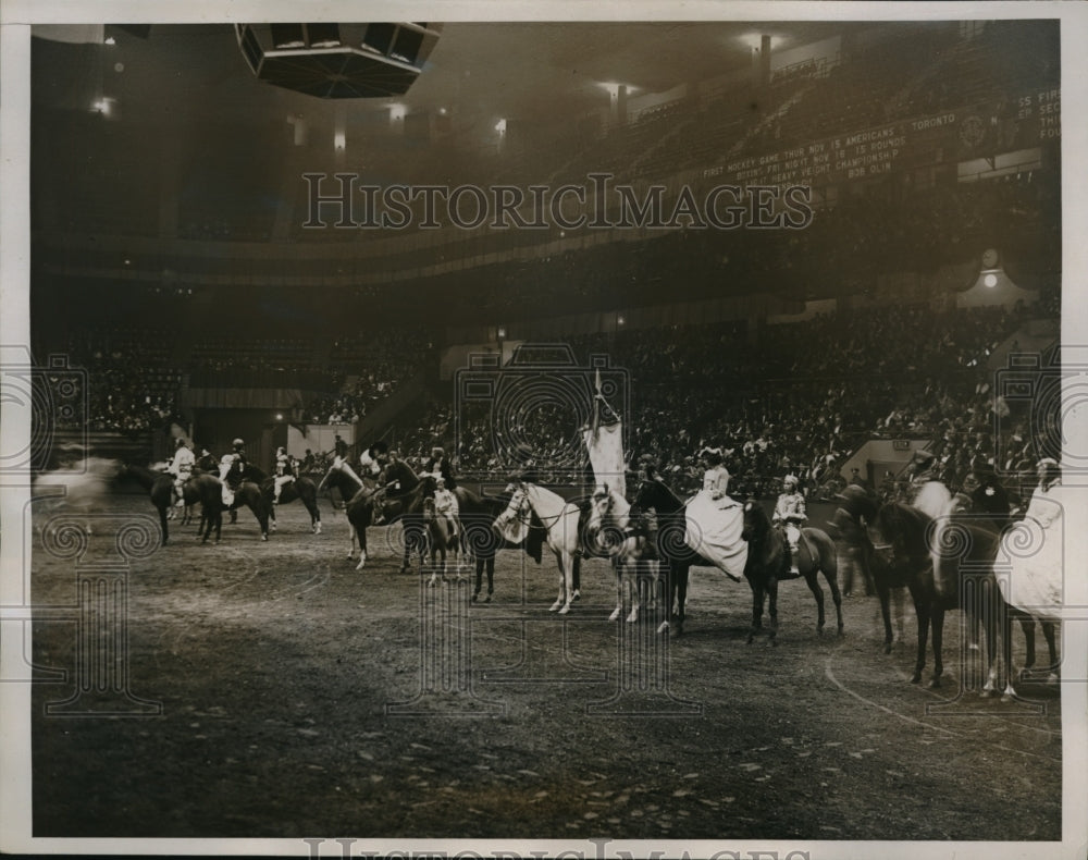 1934 Press Photo General View of the Masquerade Performance at Nat'l Horse Show - Historic Images
