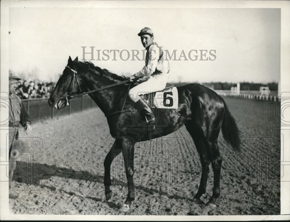 1932 Press Photo Jockey Robertson on Air Pilot wins Capitol race - nes24514- Historic Images