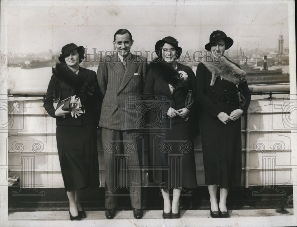 1934 Press Photo Tennis stars Dorothy Round, Geo Hughes, Nancy Lyle,E Dearman - Historic Images