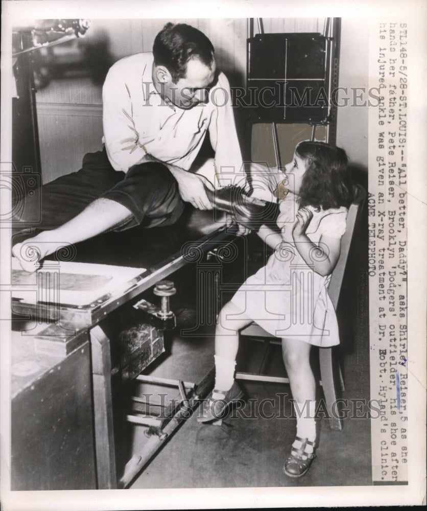 1948 Press Photo St Louis Mo Shirley Reiser age 5 &amp; dadf Dodger Pete Reiser - Historic Images