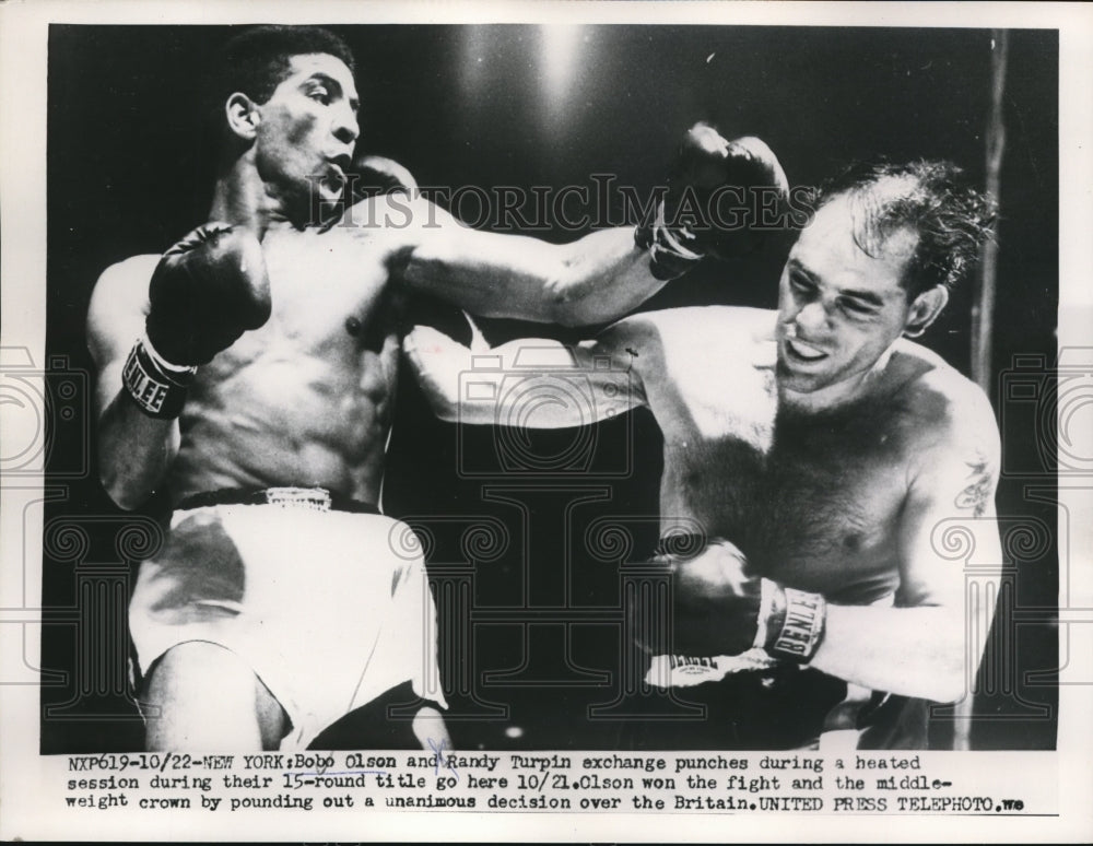 1953 Press Photo NYC Bobo Olson versus Rany Turpin 15 round tiitle bout - Historic Images