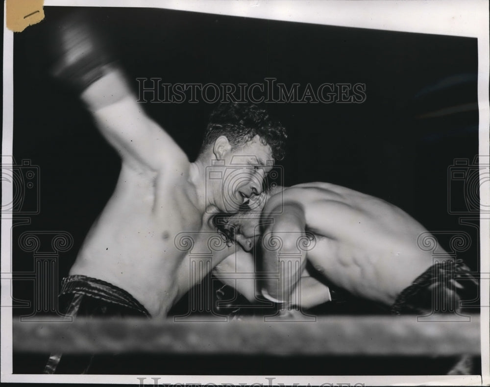 1941 Press Photo Conn KOs Hasslett in NYC bout - nes26041- Historic Images