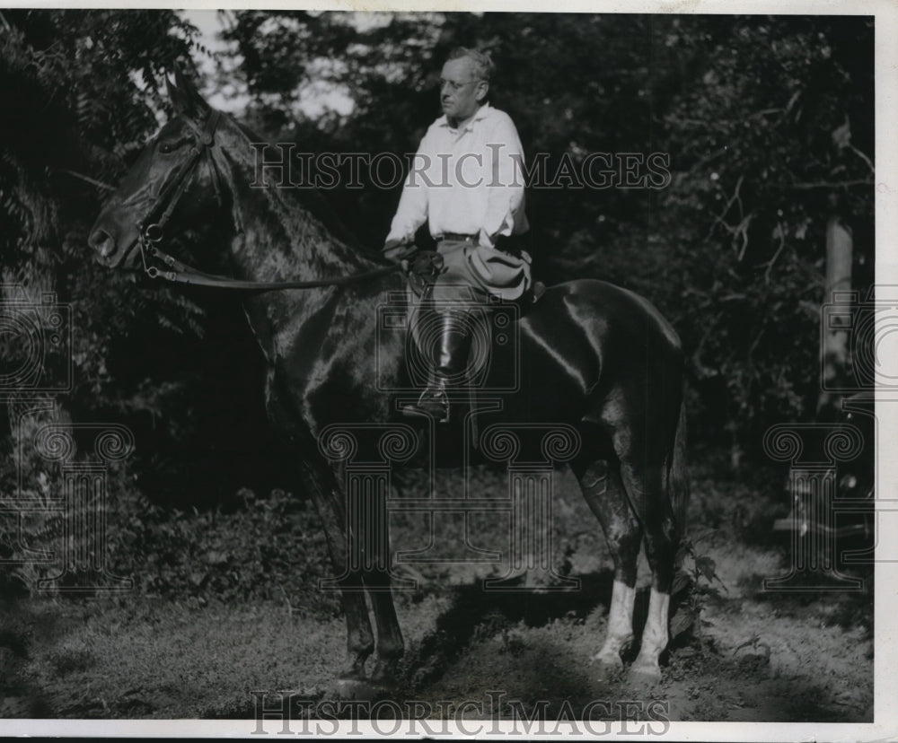 1936 Press Photo Kansas Gov Alf Landon on his horse Sye - nes26140 - Historic Images