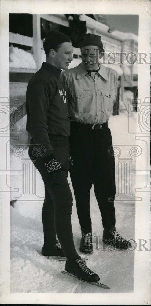 1948 Press Photo St Moritz Switzerland Gunder Hagg track star &amp; skater Arne John - Historic Images