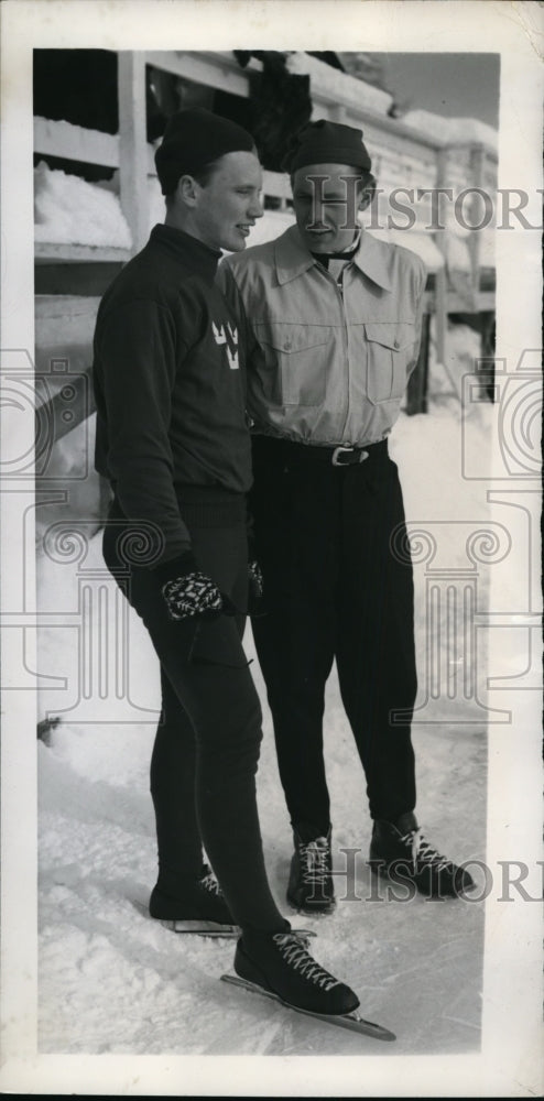 1948 Press Photo St Moritz Switzerland Gunder Hagg track star & skater Arne John - Historic Images