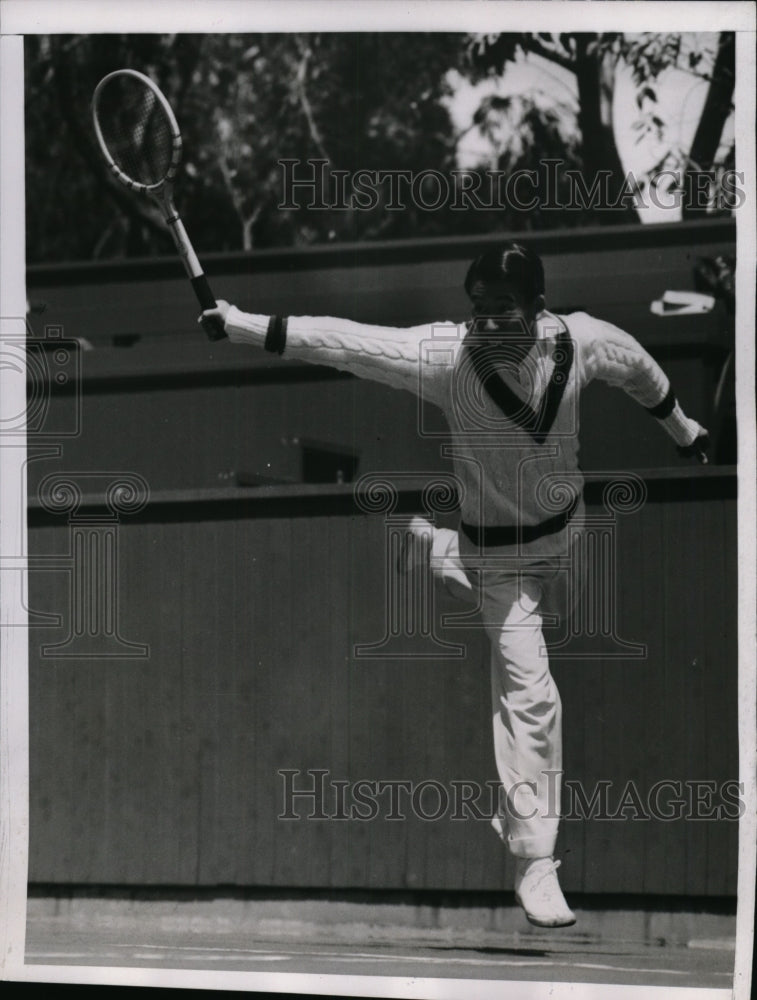 1937 Press Photo Fumitero Nakano Japanese Davis Cup Competitor works out- Historic Images