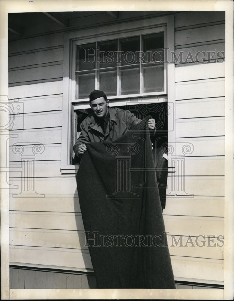 1941 Press Photo Camp Edwards Mass Phillies Hugh Mulcahy now an Army private- Historic Images