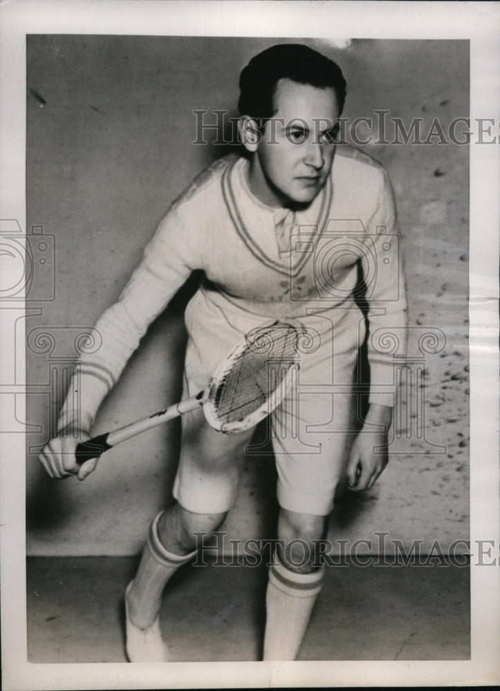 1938 Press Photo Philadelphia Pa Maurice Caring Capt Cambridge squash team- Historic Images