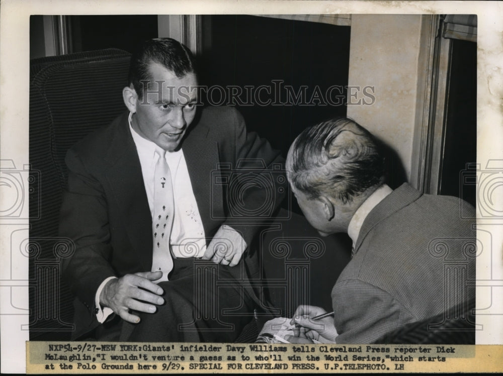 1954 Press Photo NYC Giants infielder Davy Williams &amp; reporter Dick McLaughlin - Historic Images