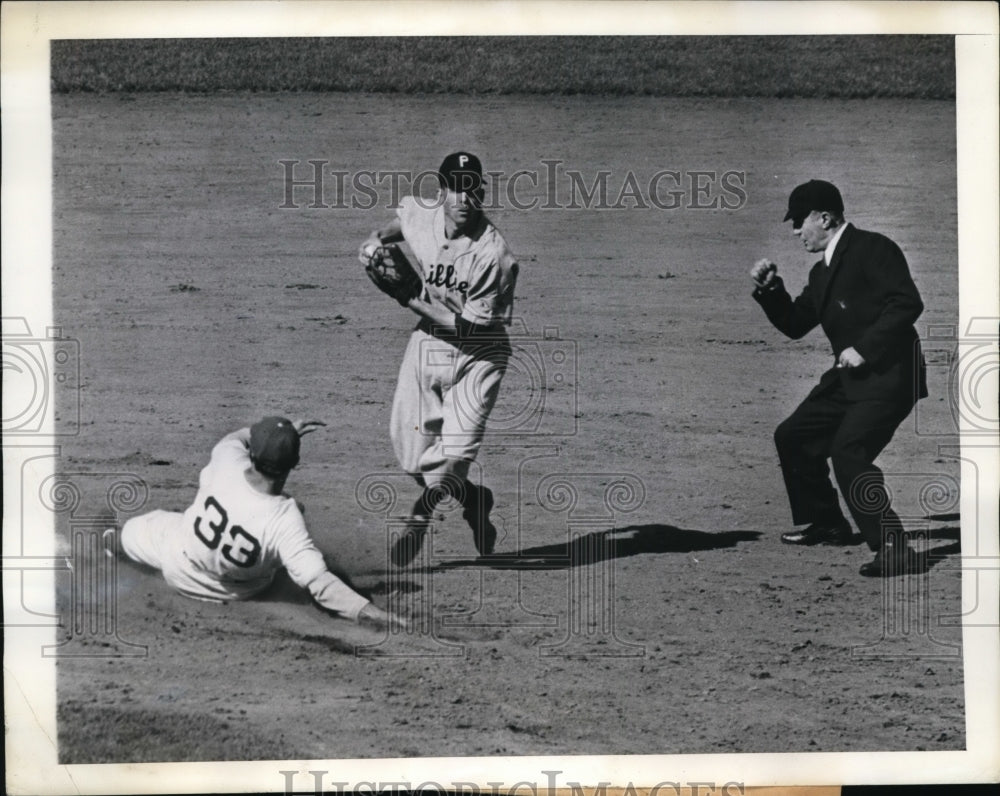 1945 Press Photo Brooklyn NY Frenchy Bordagaray Dodger Vs Phils G Hamner - Historic Images