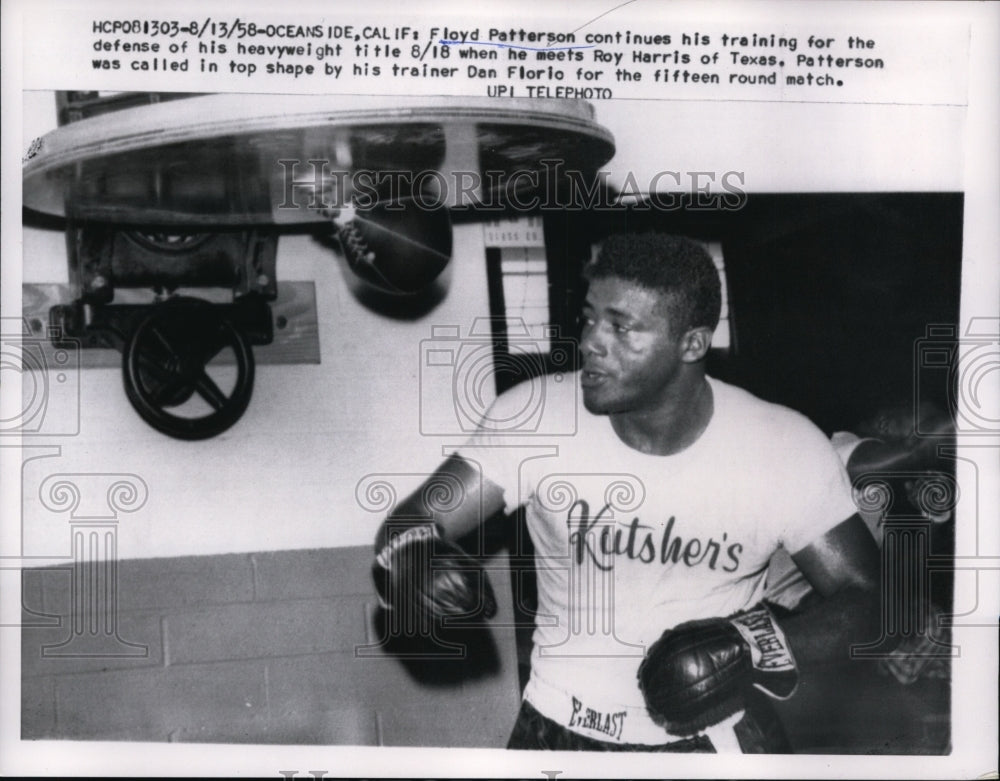 1958 Press Photo Oceanside Calif. boxer Floyd Patterson workout on speed bag- Historic Images