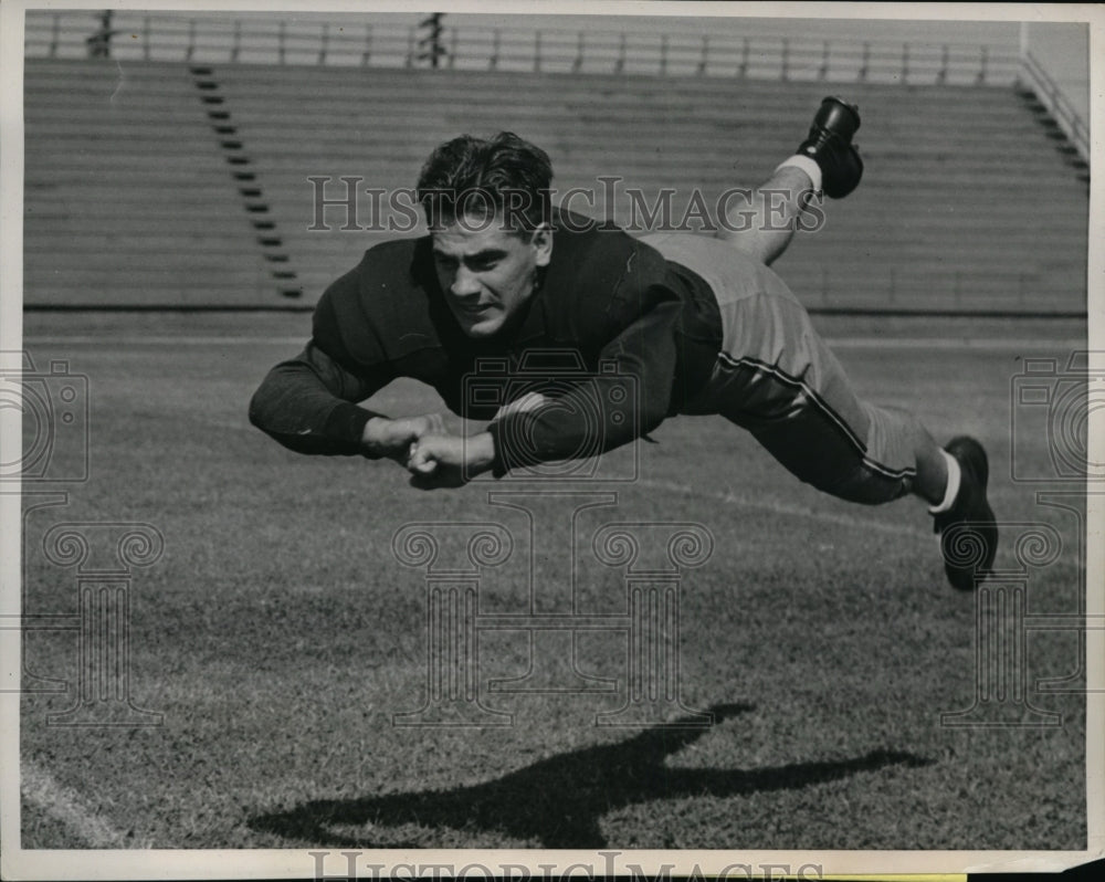 1941 Press Photo Santa Clara Calif Ward Heiser of Broncos football - nes29438 - Historic Images