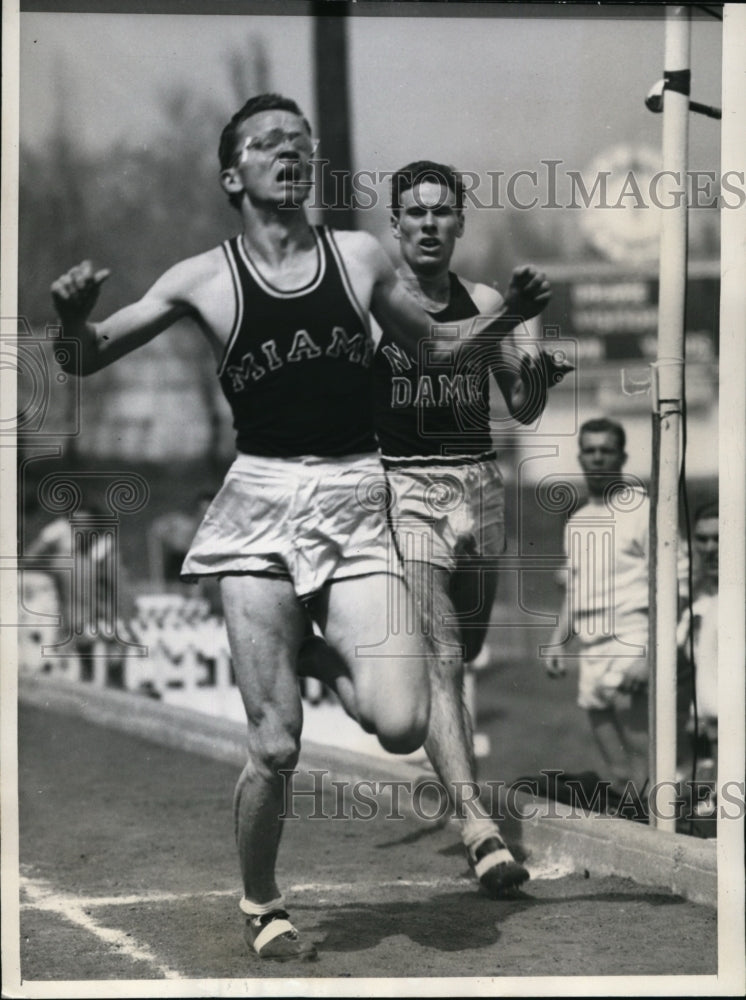 1942 Press Photo Des Moines IVirgil Alston Miami U vs Oliver Hunter Notre Dame- Historic Images