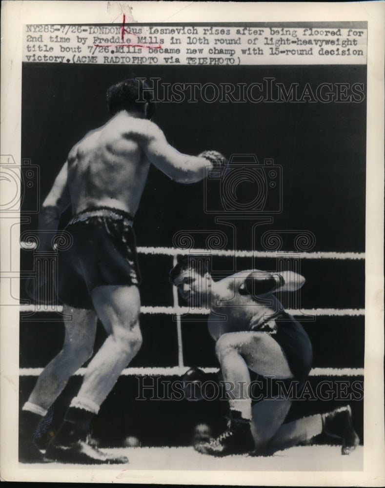 1948 Press Photo London Gus Lesnevich on canvas vs Freddie Mills - nes29742 - Historic Images