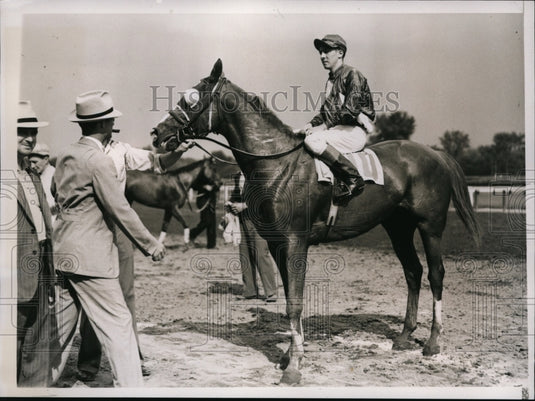 1938 Press Photo Saratoga Springs NY Picard on Infidoux won Pillory Handicap - Historic Images