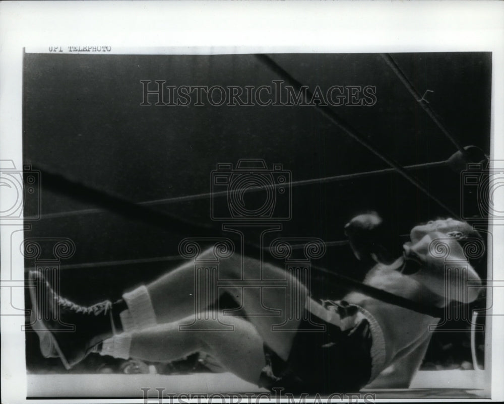 1961 Press Photo Toronto Canada Tom McNeeley downed vs Floyd Patterson - Historic Images