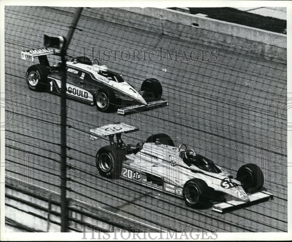 1952 Press Photo Indianapolis speedway Gordon Johncock in #20 wins Rick Mears - Historic Images