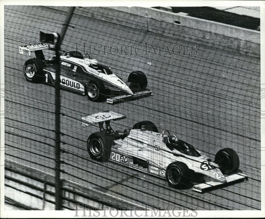 1952 Press Photo Indianapolis speedway Gordon Johncock in