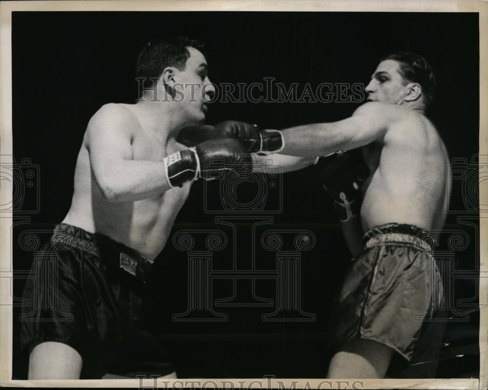 1944 Press Photo NYC Tami Mauriello vs Lee Oma at Madison Square Garden - Historic Images