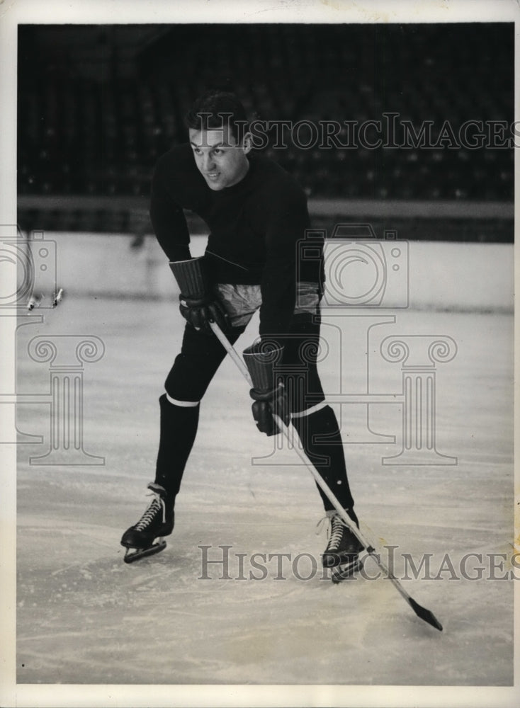 1932 Press Photo Barry Wood Harvard Univ hockey - nes30796- Historic Images