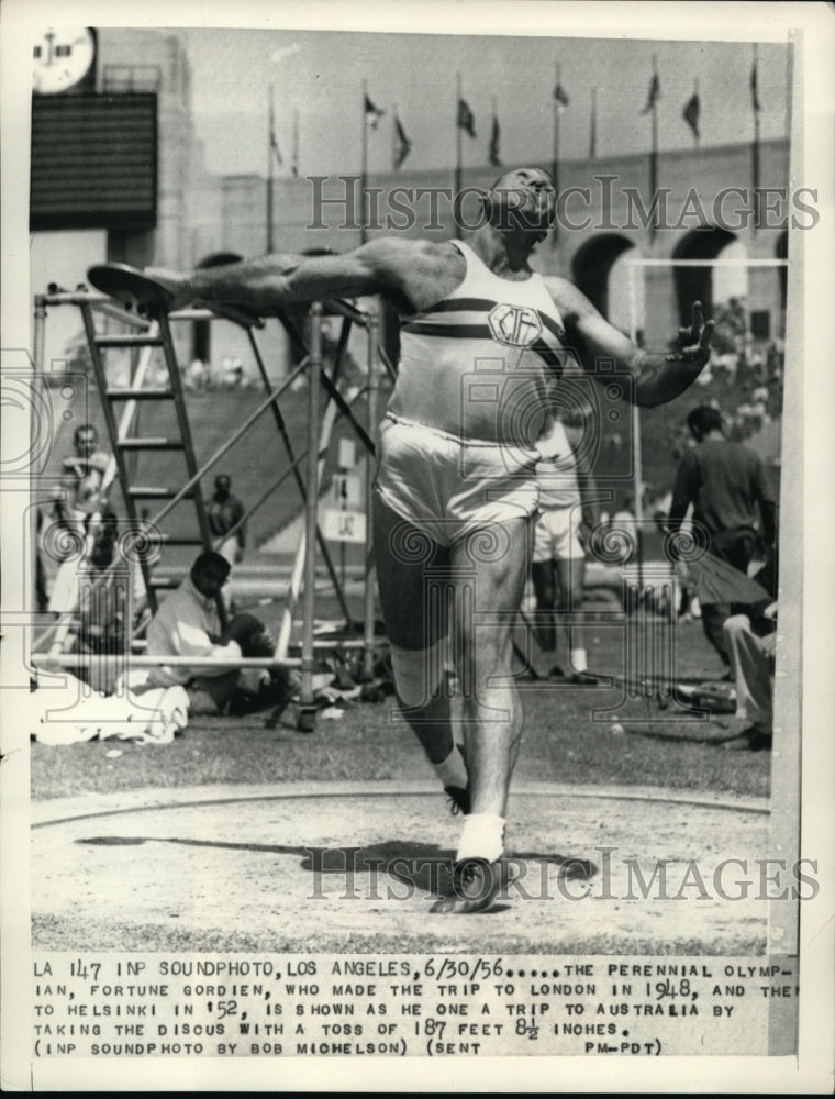 1956 Press Photo Fortune Gordien discus at Australia Olympics - nes30878 - Historic Images