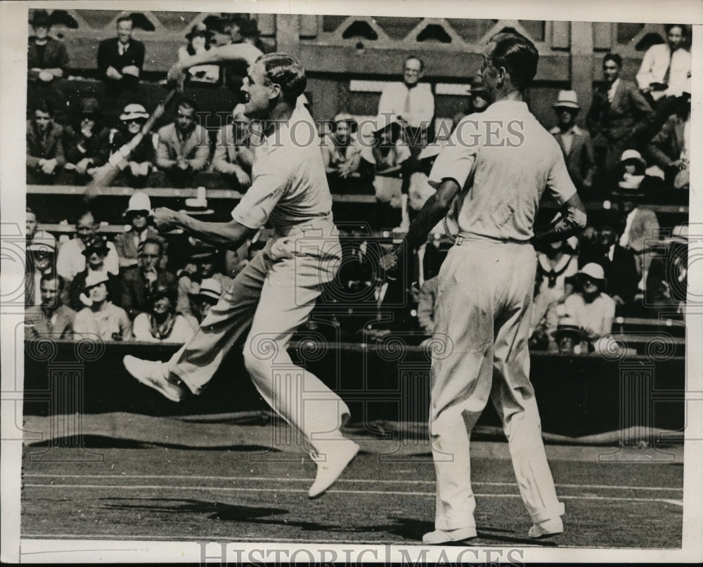 1935 Press Photo GP Hughes & RD Tuckey doubles tennis vs W Allison, J Van Ryn - Historic Images
