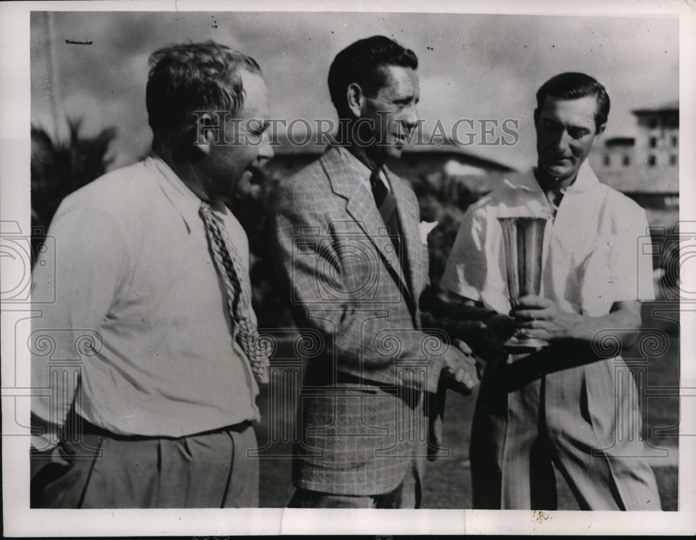 1937 Press Photo Paul Waner of Pirates, A Riley Trumbi & Ned Everhart - Historic Images