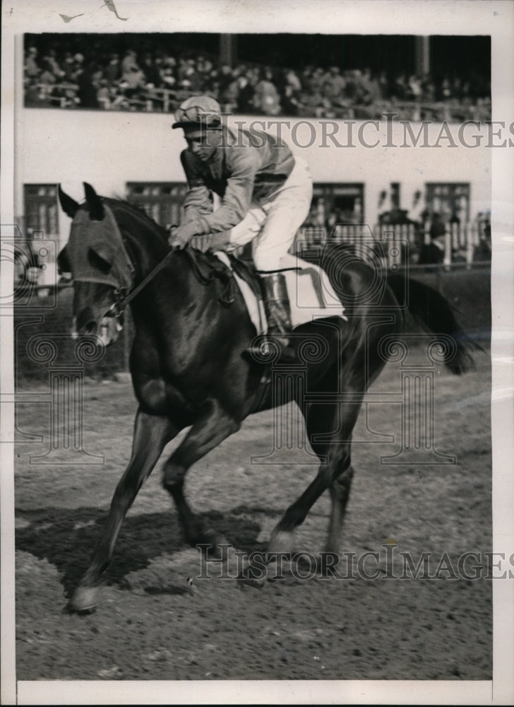 1939 Press Photo Apprentice jockey Johnny Oros riding Nicholas S - nes32873 - Historic Images