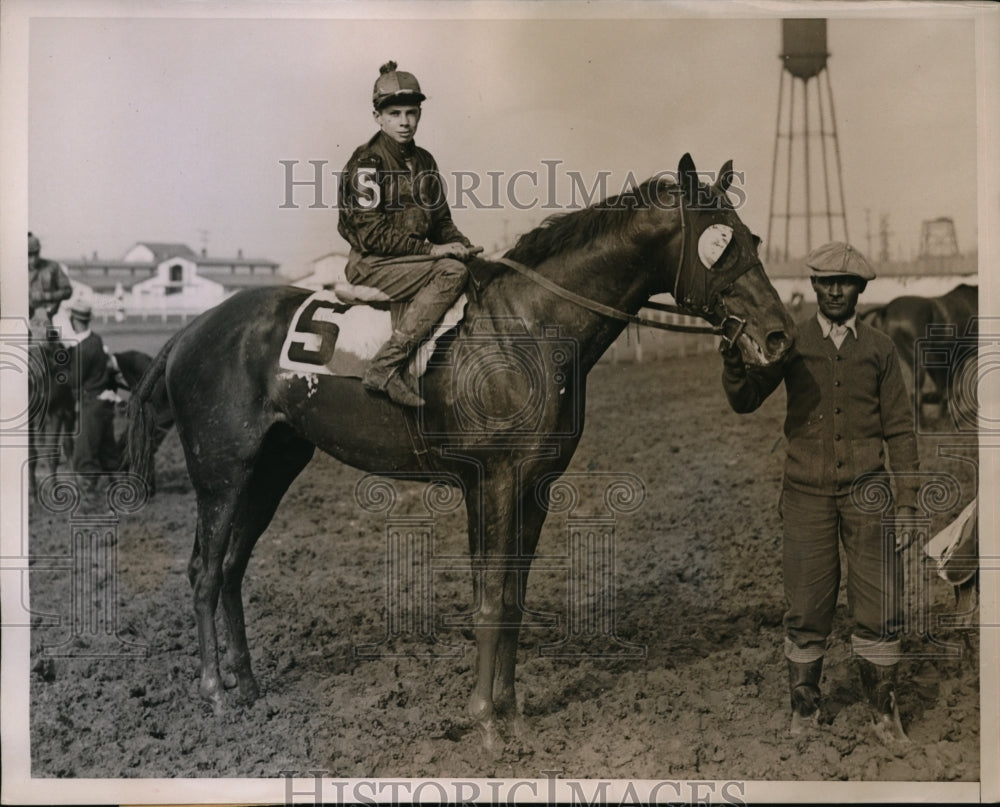 1937 Press Photo Getalong with jockey Paul Ryan up wins Inaugural Handicap race - Historic Images