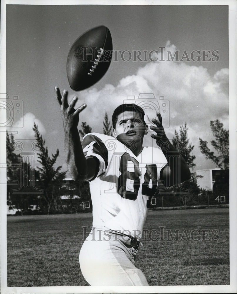 1963 Press Photo James Simon football end at University of Miami - nes34335- Historic Images