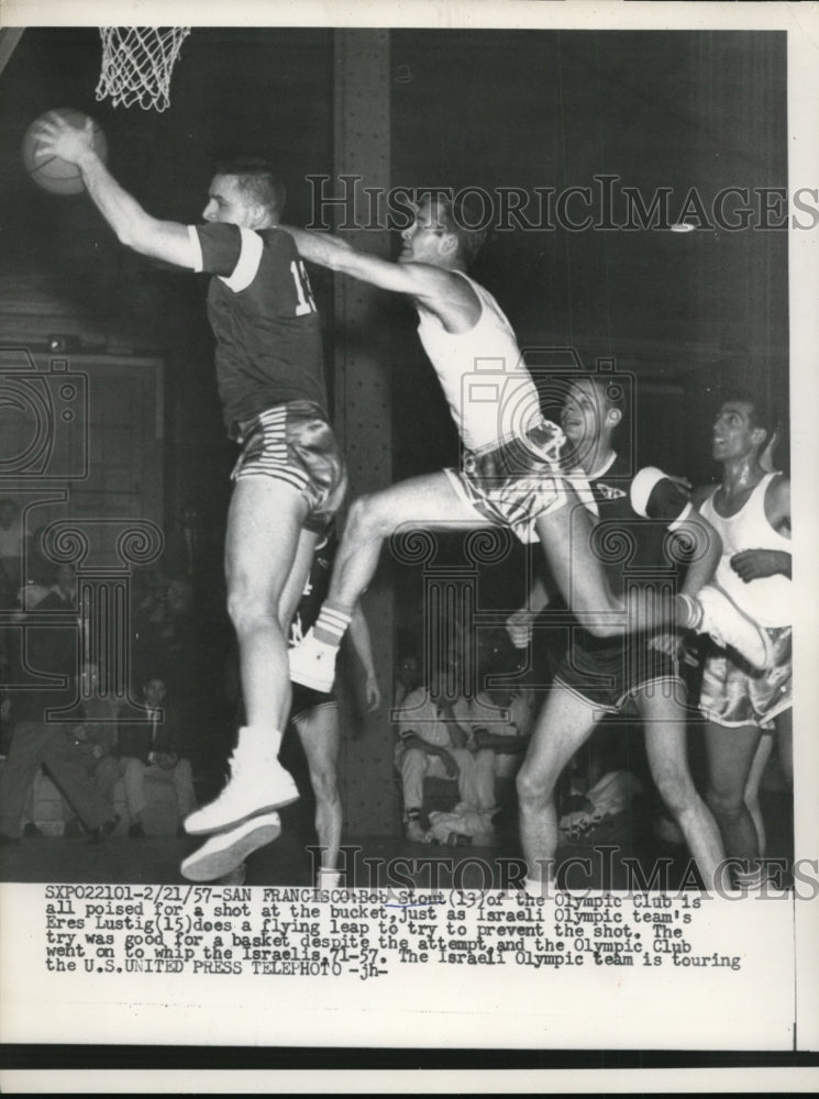 1957 Press Photo Bob Stont of US Olympic basketball vs Israeli Eres Lustig- Historic Images