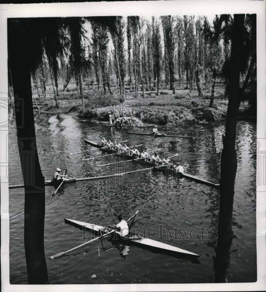 1954 Press Photo Shell races at Xochimilco in Mexico German &amp; Indian crews - Historic Images